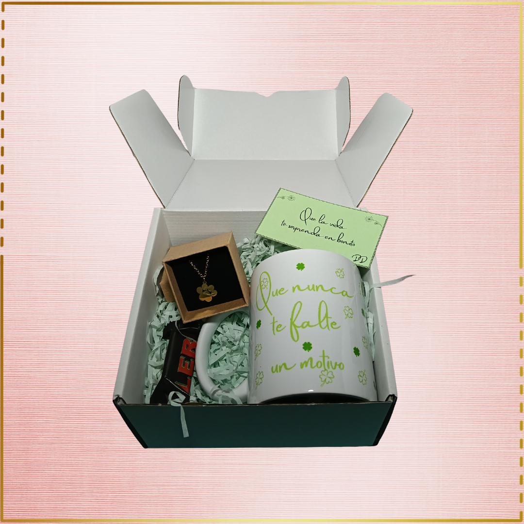 Pack con taza y colgante huella.