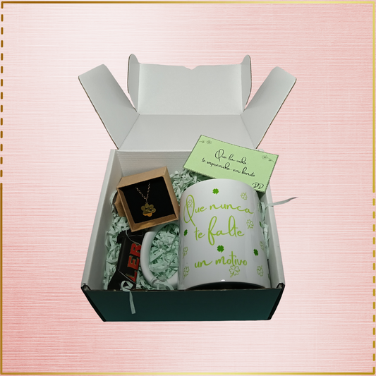 Pack con taza y colgante huella.