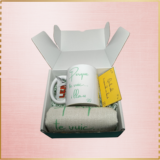 Pack con taza y bolsa tote.