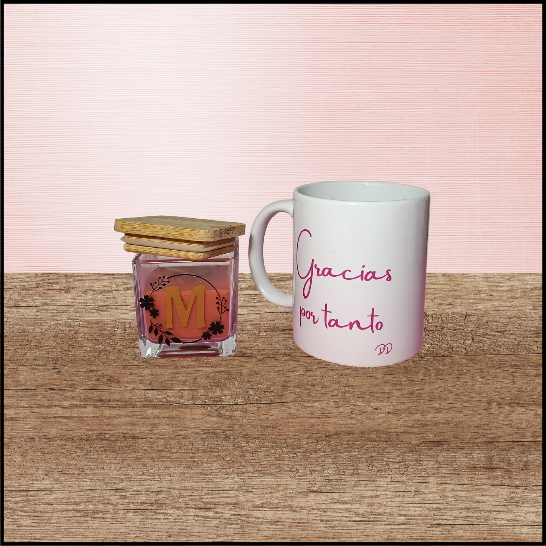 Pack con taza y vela perfumada.
