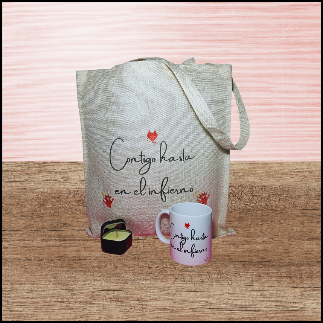 Pack con bolsa tote, taza y vela perfumada.