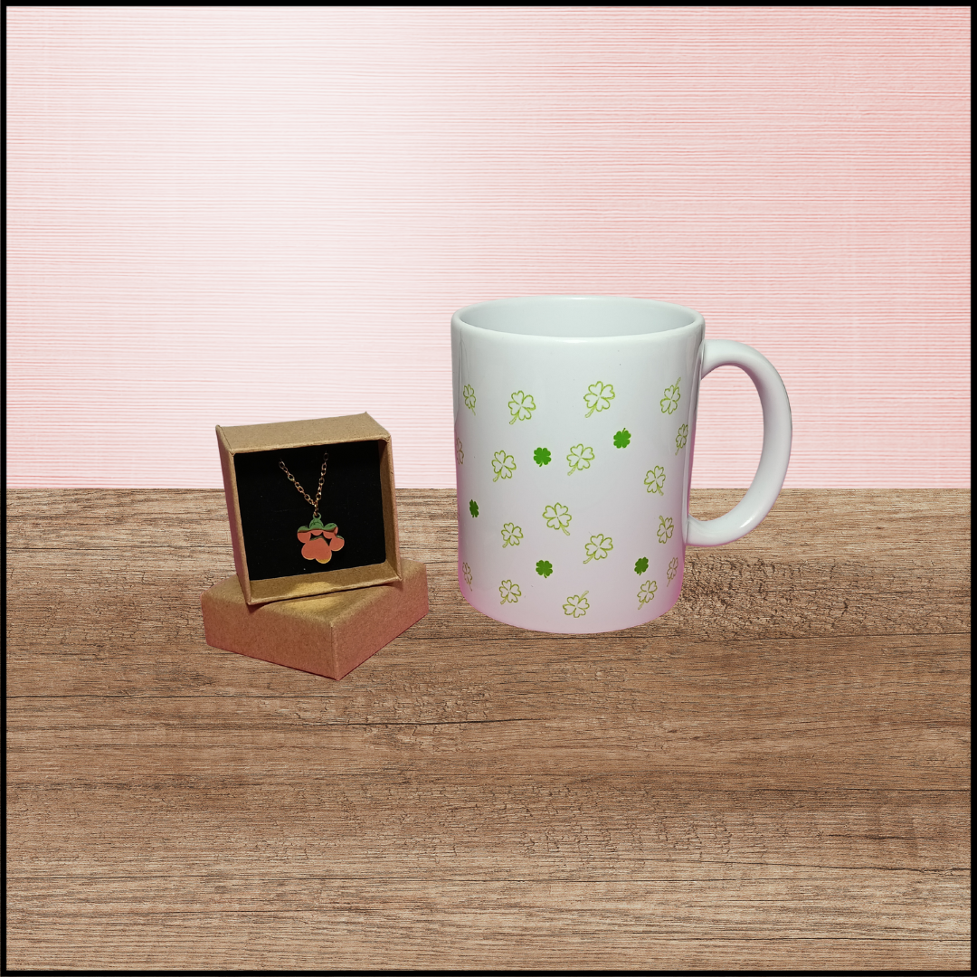 Pack con taza y colgante huella.