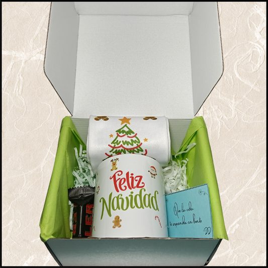 Pack Navidad: taza con calcetines navideños