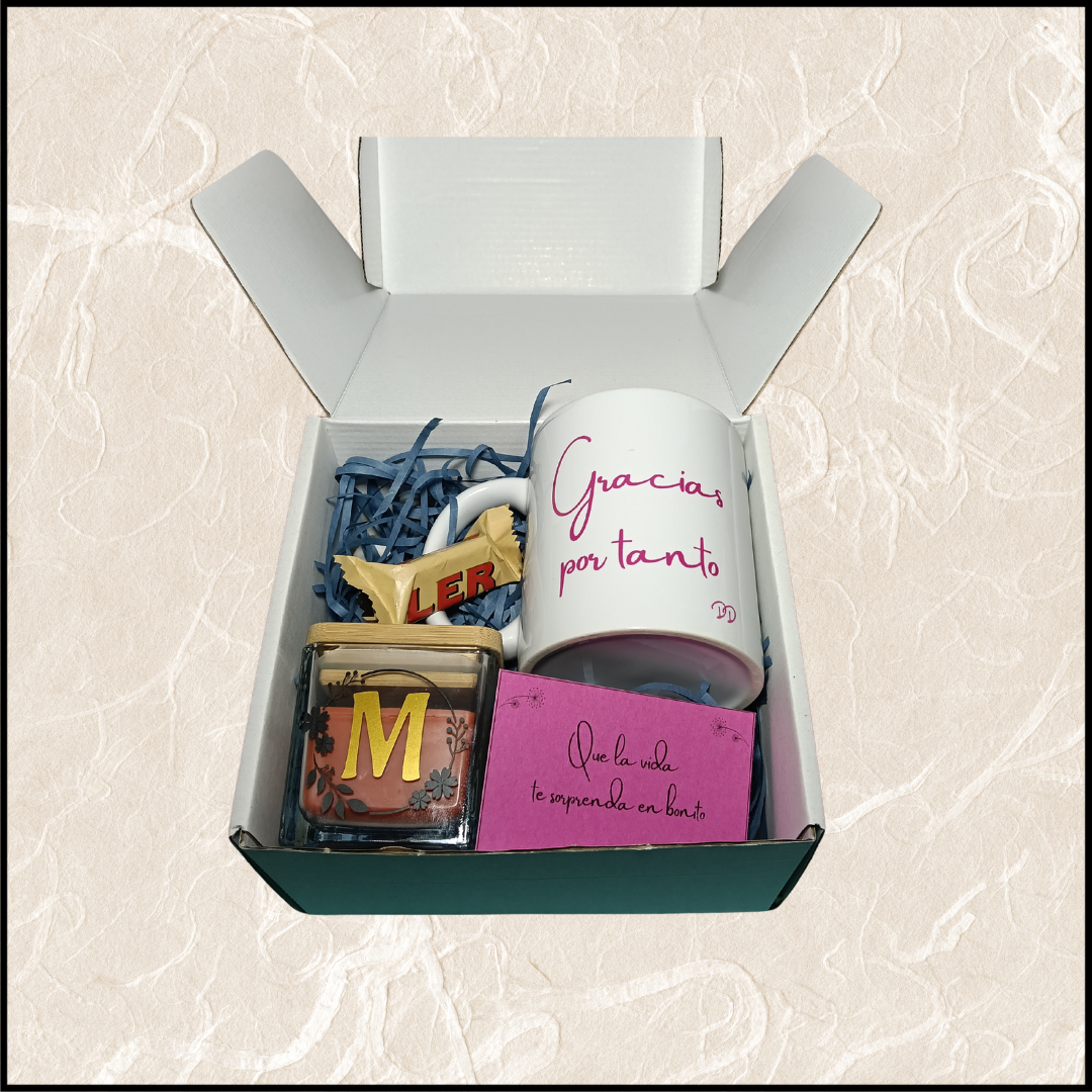 Pack regalo: Taza personalizada y vela aromática personalizada. Regalos DD