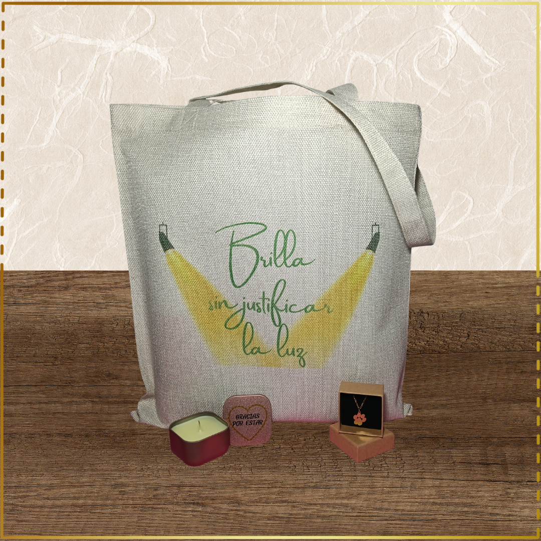 Pack regalo con bolsa tote personalizada, vela aromática personalizada y colgante de huella de mascota. Regalos DD