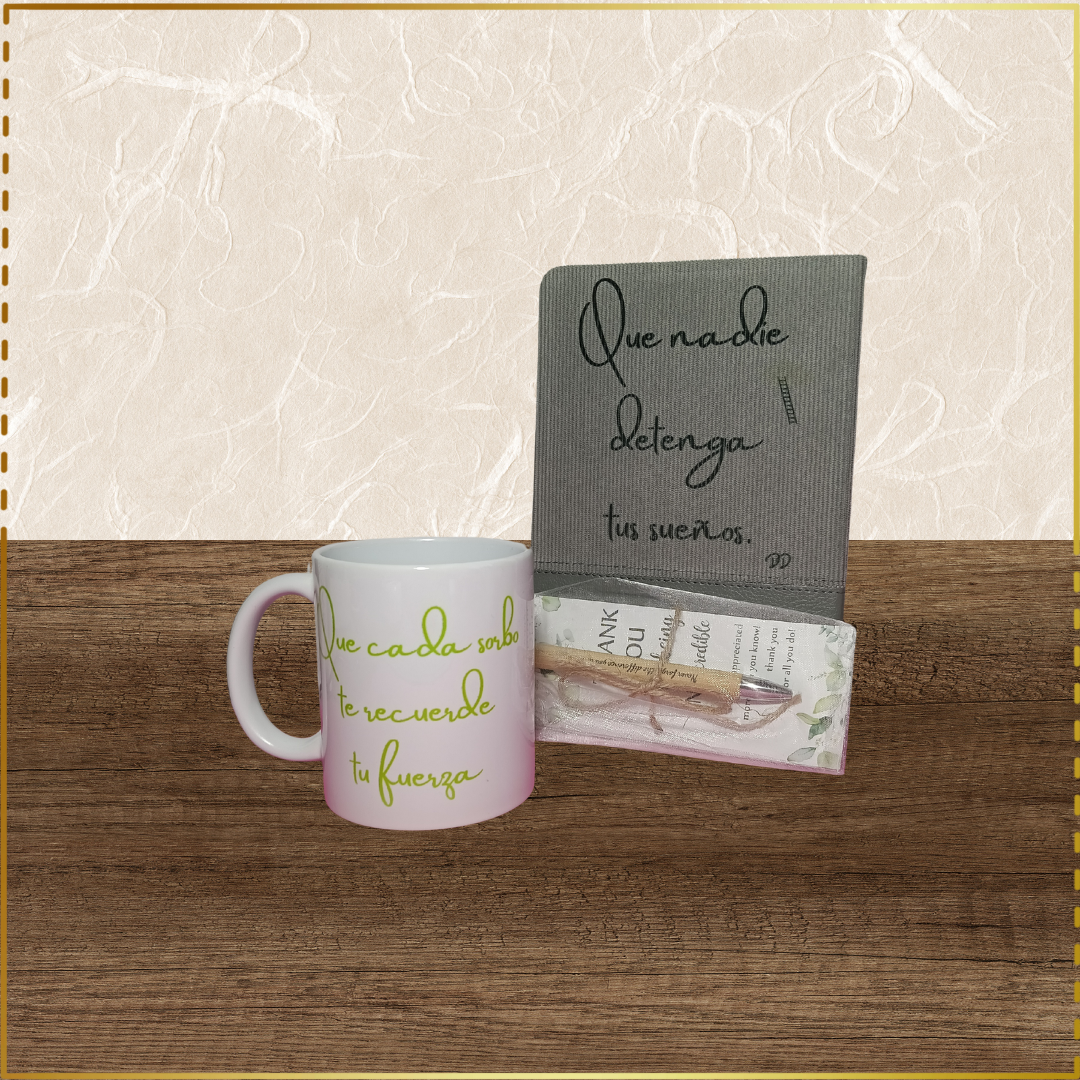 Pack regalo con taza personalizada, cuaderno personalizado y bolígrafo con mensaje. Regalos DD