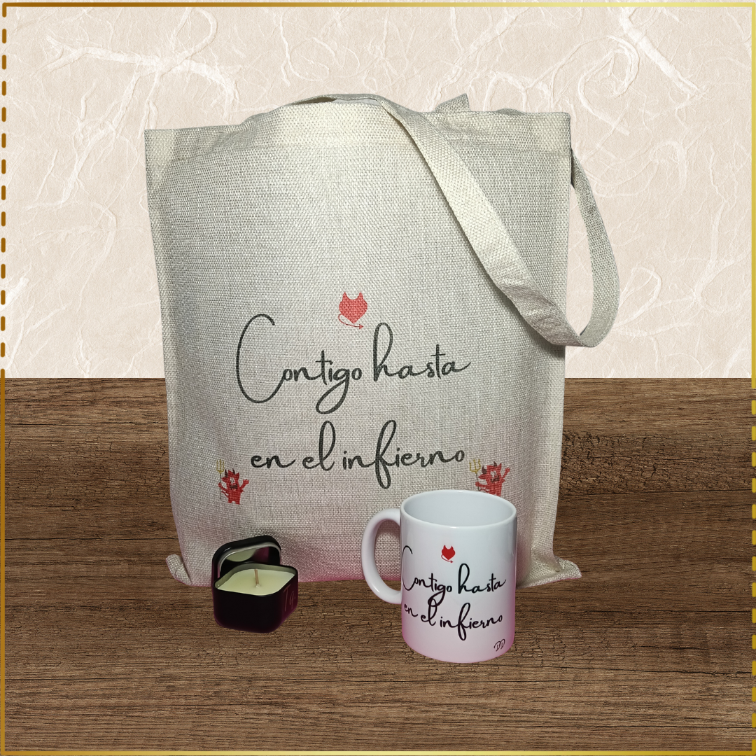 Pack regalos con taza personalizada, bolsa estilo tote personalizada y vela aromática personalizada. Regalos DD