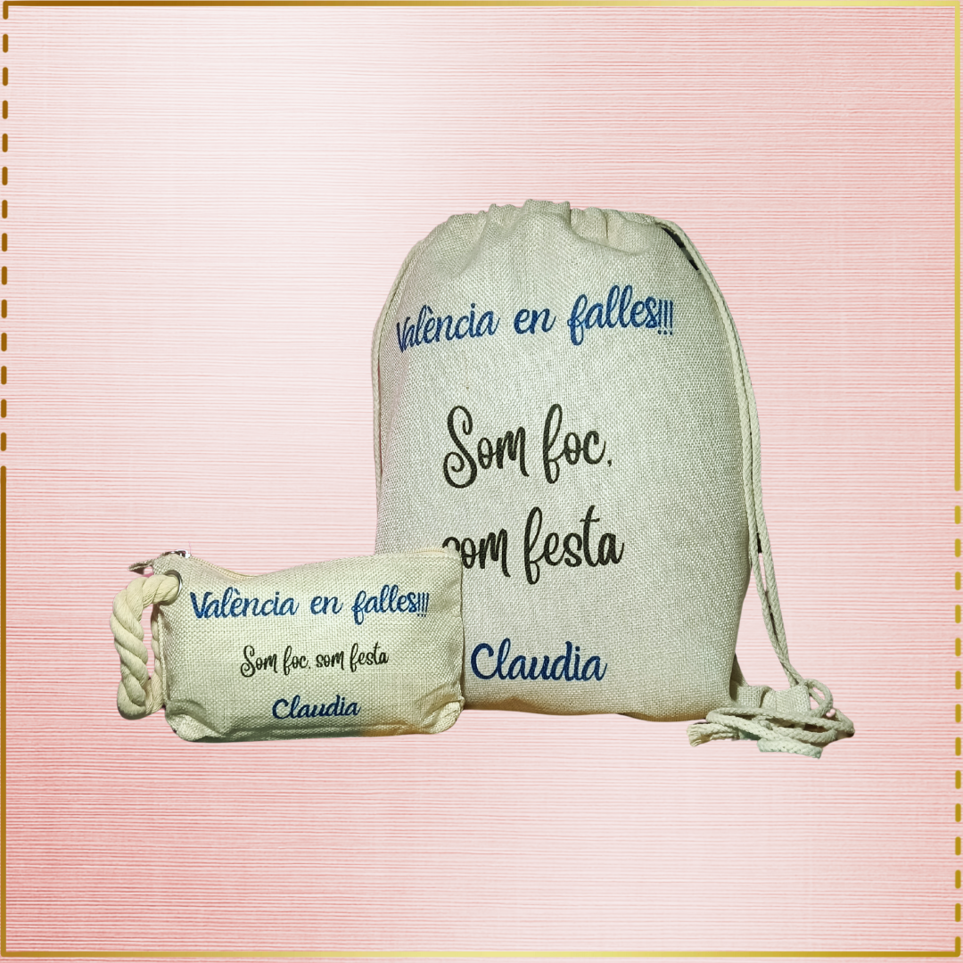 Pack de mochila y neceser personalizados con frase “Valencia en Falles” y “Som foc, som festa”, con nombre, regalo práctico y emotivo inspirado en las Fallas de Valencia